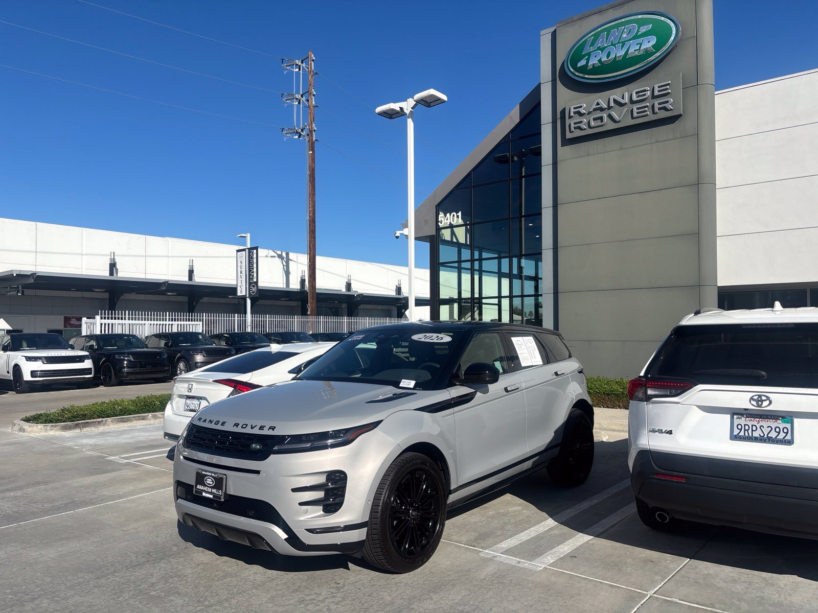 Certified 2026 Land Rover Range Rover Evoque Dynamic SE AWD/4WD image 1