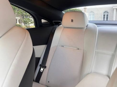 Used 2019 Rolls-Royce Wraith image 17