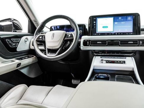 Used 2025 Lincoln Aviator Reserve w/ Equipment Group 201A image 25