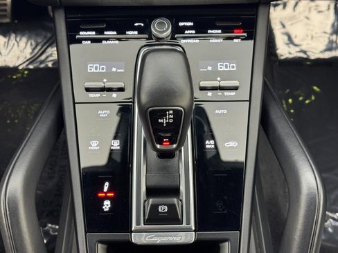 Used 2021 Porsche Cayenne GTS w/ Lightweight Sport Package image 29