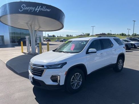 Used 2023 Chevrolet Traverse LT AWD/4WD image 1