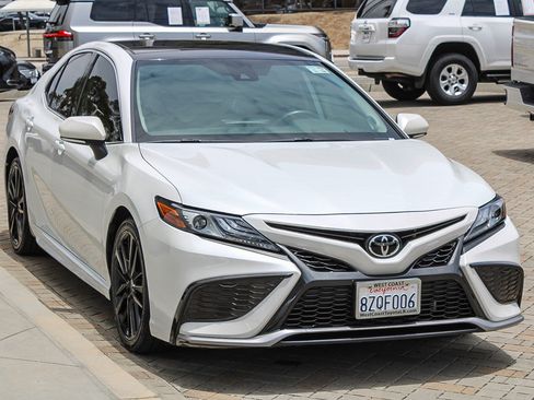 Certified 2022 Toyota Camry XSE FWD image 3