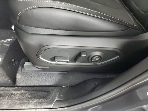 New 2025 Jeep Grand Cherokee Altitude image 28