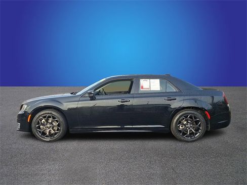 Used 2023 Chrysler 300 Touring L w/ Popular Equipment Group image 7