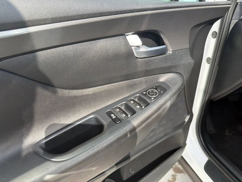 Used 2023 Hyundai Santa Fe SEL FWD image 17