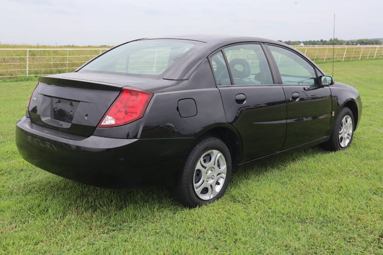 Used 2005 Saturn ION Level 2 w/ Power Pkg FWD image 2