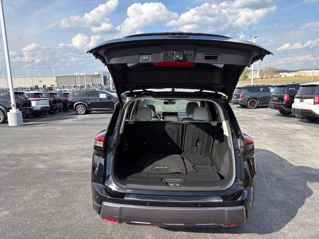 Used 2024 Nissan Rogue SL AWD/4WD image 16