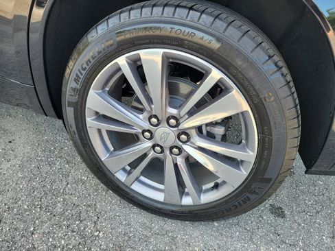 Used 2025 Cadillac XT6 Premium Luxury w/ Technology Package FWD image 25