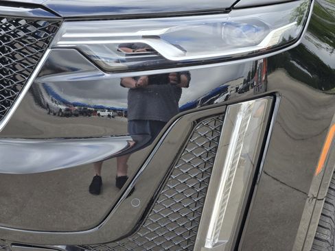 New 2025 Cadillac XT6 Sport w/ Technology Package image 6