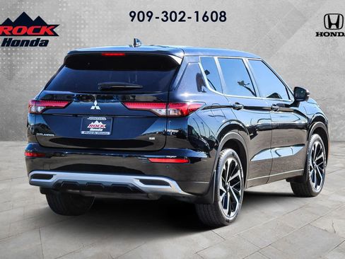 Used 2022 Mitsubishi Outlander SE image 4