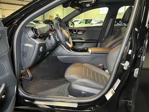 Used 2025 Mercedes-Benz C 300 4MATIC Sedan image 21