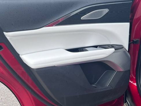 Certified 2024 Cadillac Lyriq Luxury AWD/4WD image 34