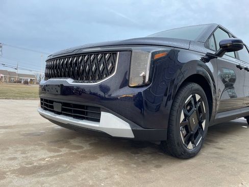 New 2026 Kia Carnival EX image 15