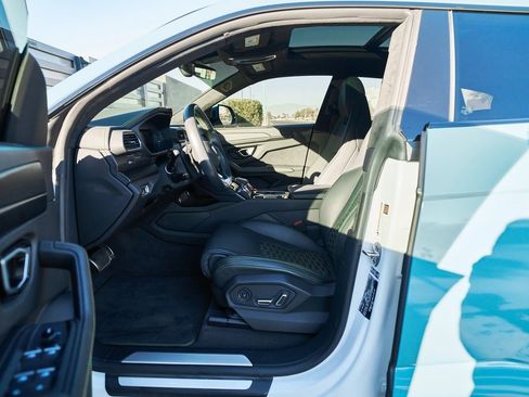 Used 2021 Lamborghini Urus image 29