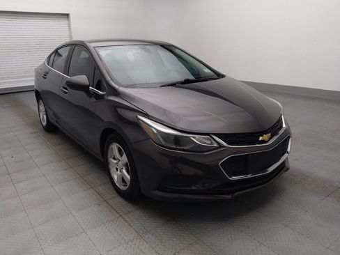 Used 2017 Chevrolet Cruze LT w/ Convenience Package FWD image 13
