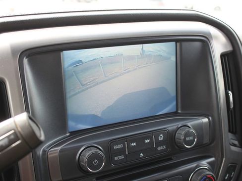 Used 2018 GMC Sierra 1500 SLT image 16