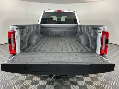 Used 2025 Ford F450 Lariat w/ FX4 Off-Road Package AWD/4WD image 7
