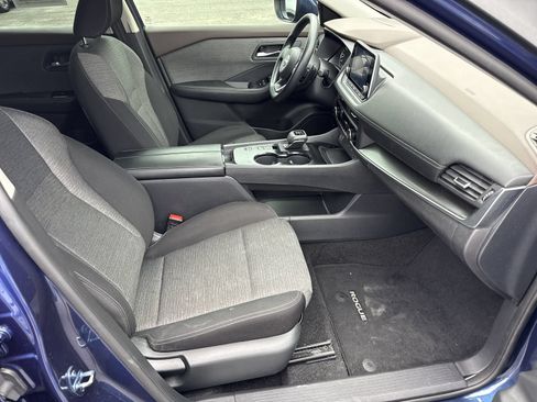 Used 2023 Nissan Rogue SV FWD image 28