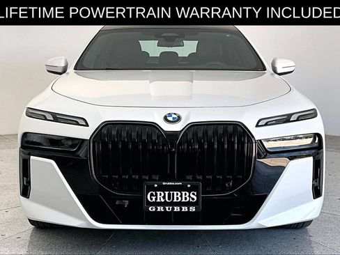 Used 2026 BMW 740i RWD image 4