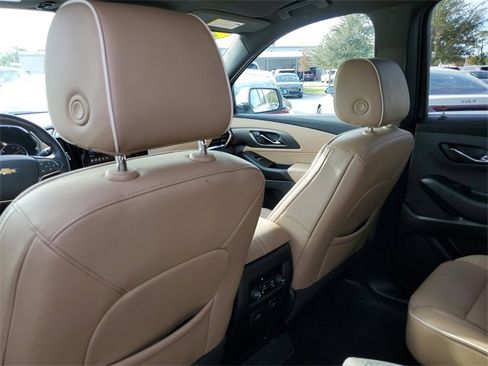 Used 2022 Chevrolet Traverse Premier image 12