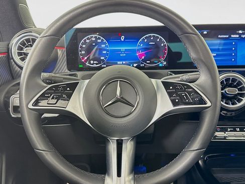 Certified 2025 Mercedes-Benz CLA 250 image 18