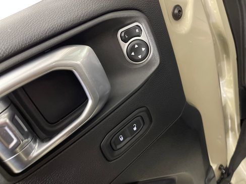 Used 2020 Jeep Gladiator Rubicon AWD/4WD image 18
