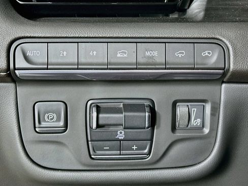 Used 2023 Cadillac Escalade Sport w/ Touring Package AWD/4WD image 10