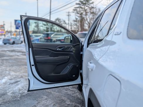Used 2022 GMC Acadia SLT w/ LPO, Floor Liner Package image 27