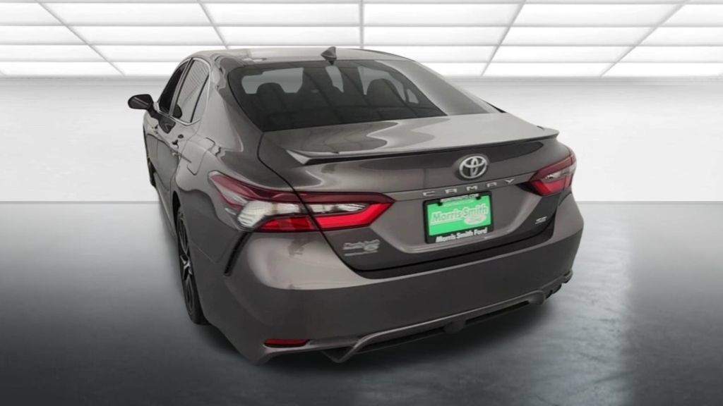 Used 2024 Toyota Camry SE FWD image 6