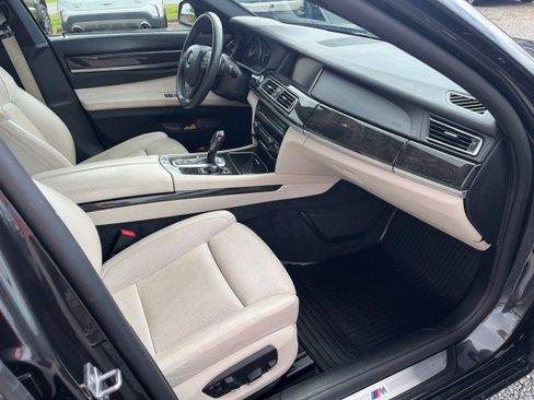 Used 2013 BMW 750Li RWD image 19