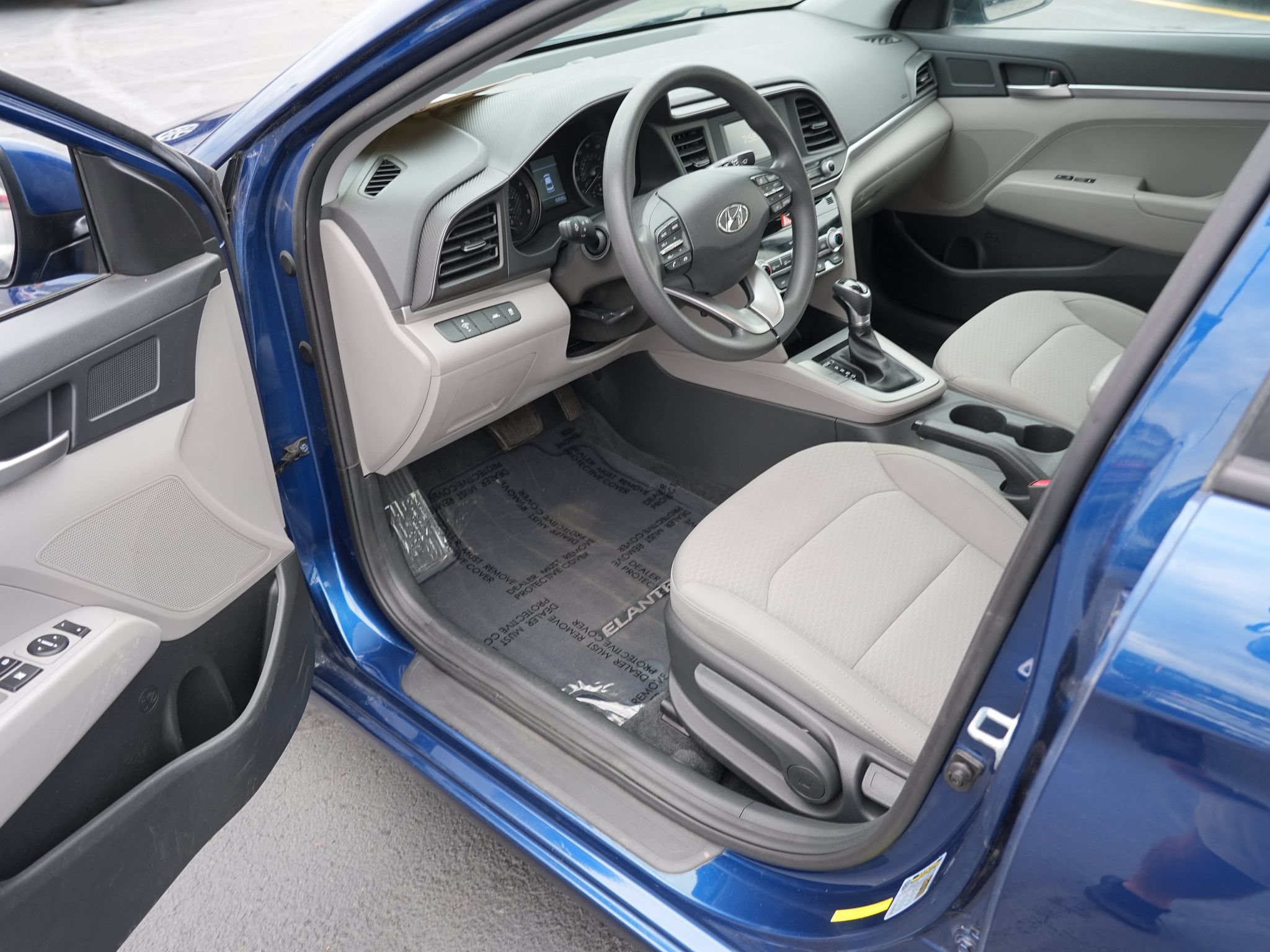 Used 2020 Hyundai Elantra SE FWD image 14