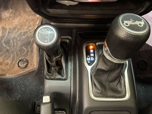 Used 2020 Jeep Wrangler Unlimited Sport S AWD/4WD image 15
