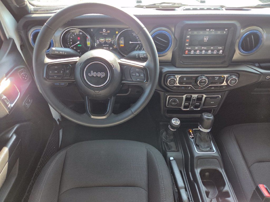 Used 2023 Jeep Wrangler Unlimited AWD/4WD image 20