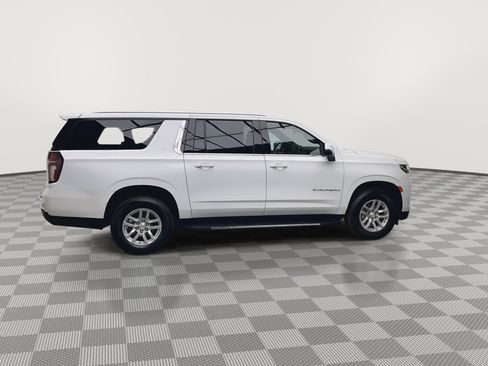 Used 2023 Chevrolet Suburban LT w/ Luxury Package image 43
