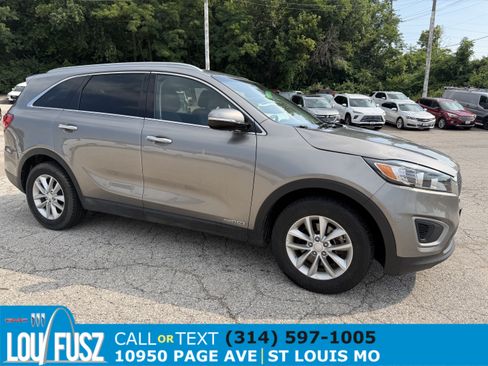 Used 2016 Kia Sorento LX AWD/4WD image 1