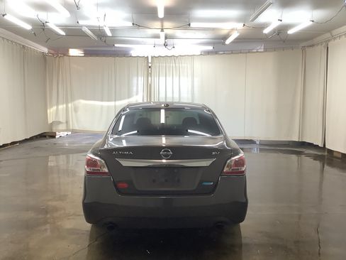 Used 2014 Nissan Altima 2.5 SV FWD image 6