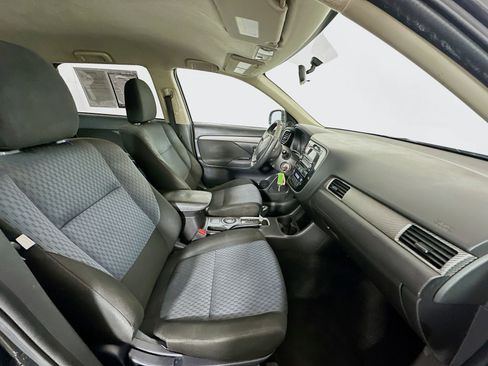 Used 2014 Mitsubishi Outlander ES FWD image 25