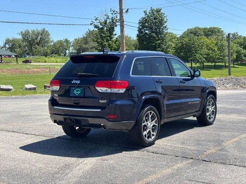 Used 2018 Jeep Grand Cherokee Limited AWD/4WD image 5