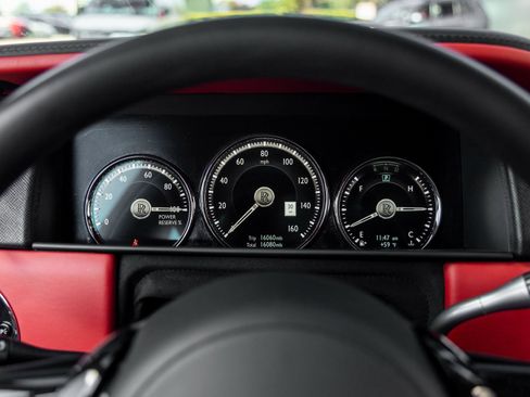 Used 2023 Rolls-Royce Cullinan image 31