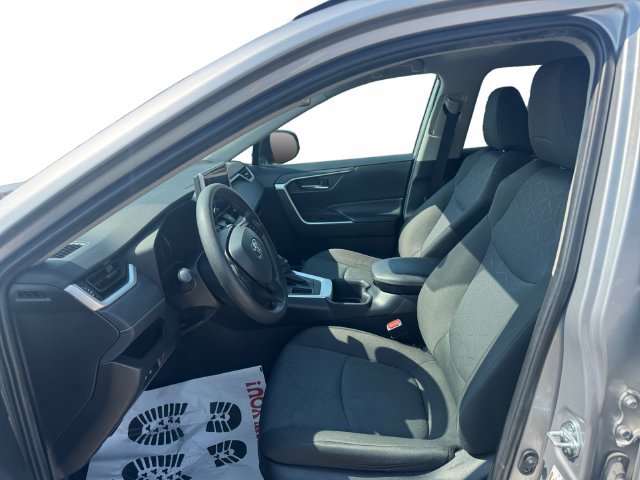 Used 2024 Toyota RAV4 XLE FWD image 9