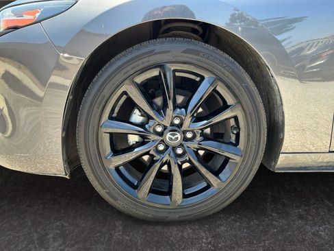 Used 2022 MAZDA MAZDA3 s FWD image 9