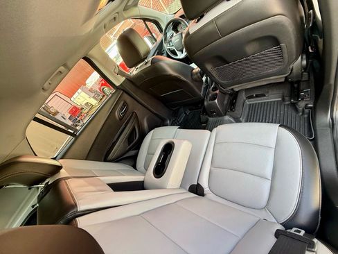 Used 2018 Chevrolet Trax Premier AWD/4WD image 36