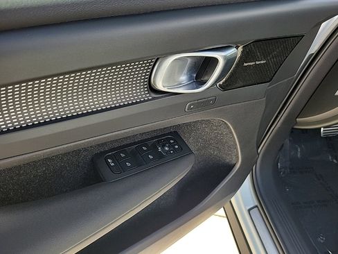 Used 2021 Volvo XC40 P8 Recharge w/ Advanced Package image 15