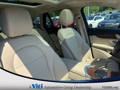 Certified 2022 Mercedes-Benz GLC 300 GLC 300 w/ Multimedia Package Lite image 31