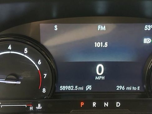 Certified 2021 Lincoln Corsair AWD image 24