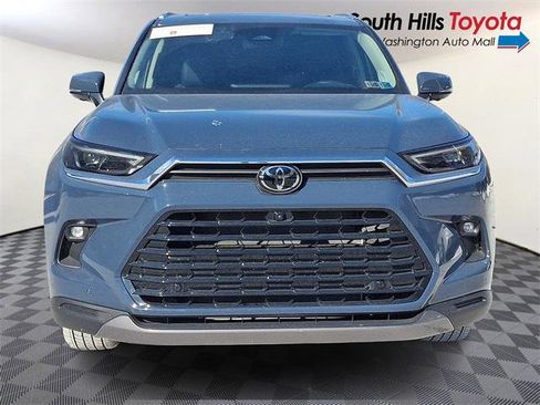 Certified 2025 Toyota Grand Highlander Platinum image 2