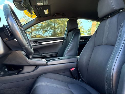 Used 2019 Honda Civic Sport image 11