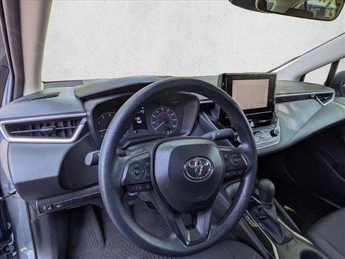 Used 2025 Toyota Corolla LE FWD image 10