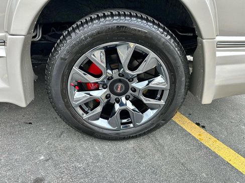 Used 2023 GMC Savana 2500 image 16