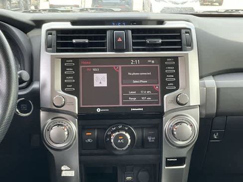 Used 2022 Toyota 4Runner SR5 AWD/4WD image 21
